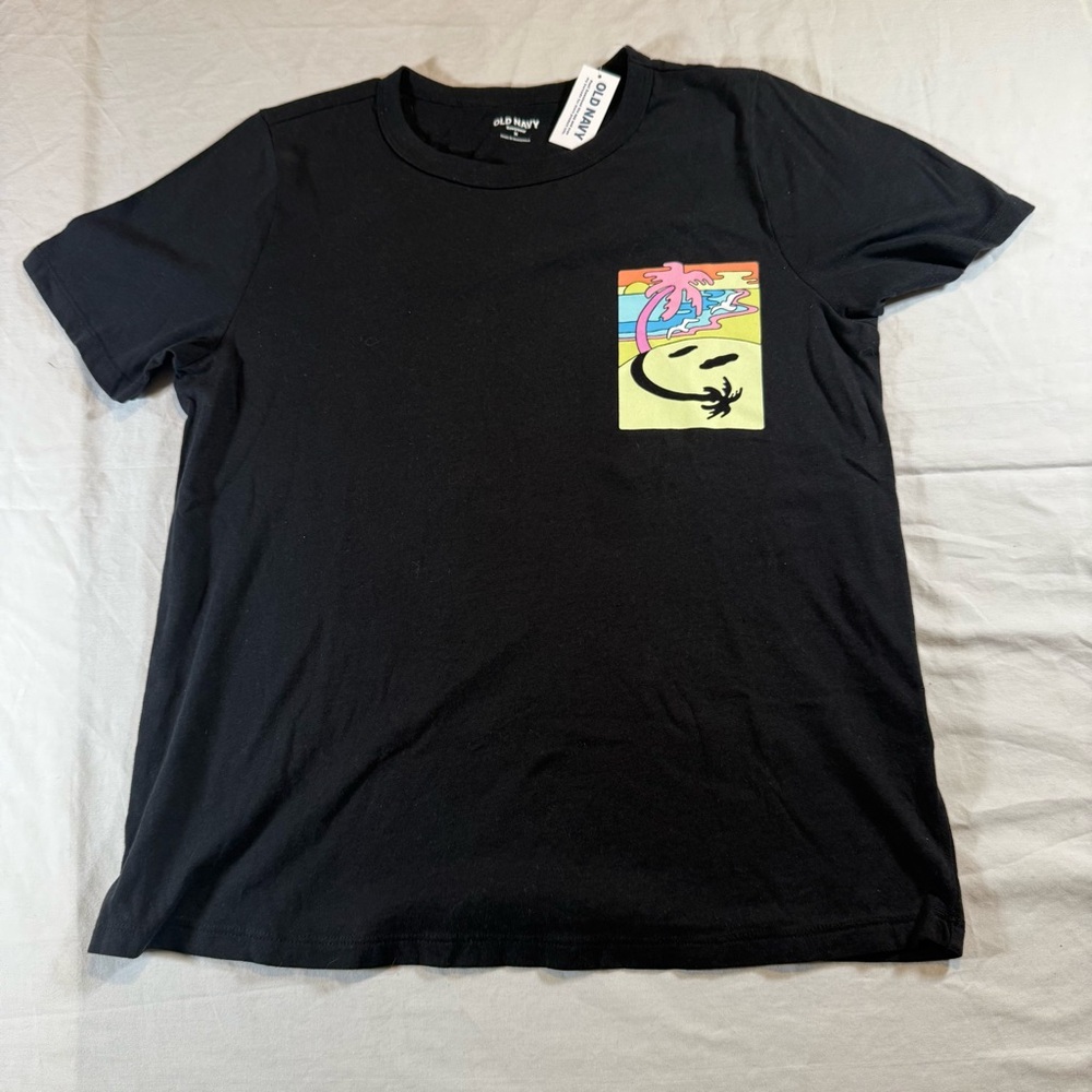 Old Navy Everywhere Graphic T-Shirt women’s Size Medium Black NWT